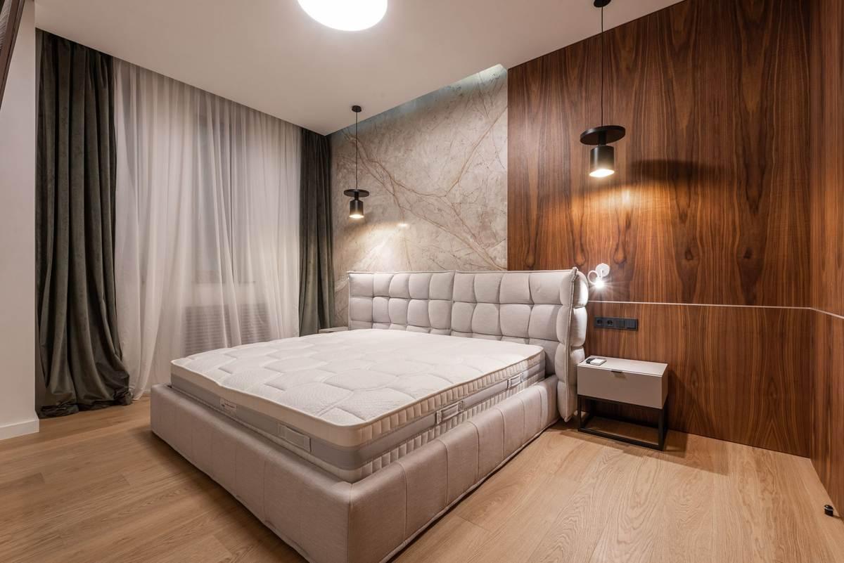 Dormir dans un van étroit sans toucher les parois la nuit Dormir dans un van étroit sans toucher les parois la nuit